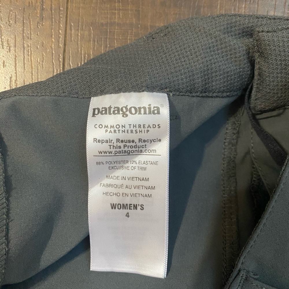 Patagonia Quandary hiking shorts - Picture 2 of 7